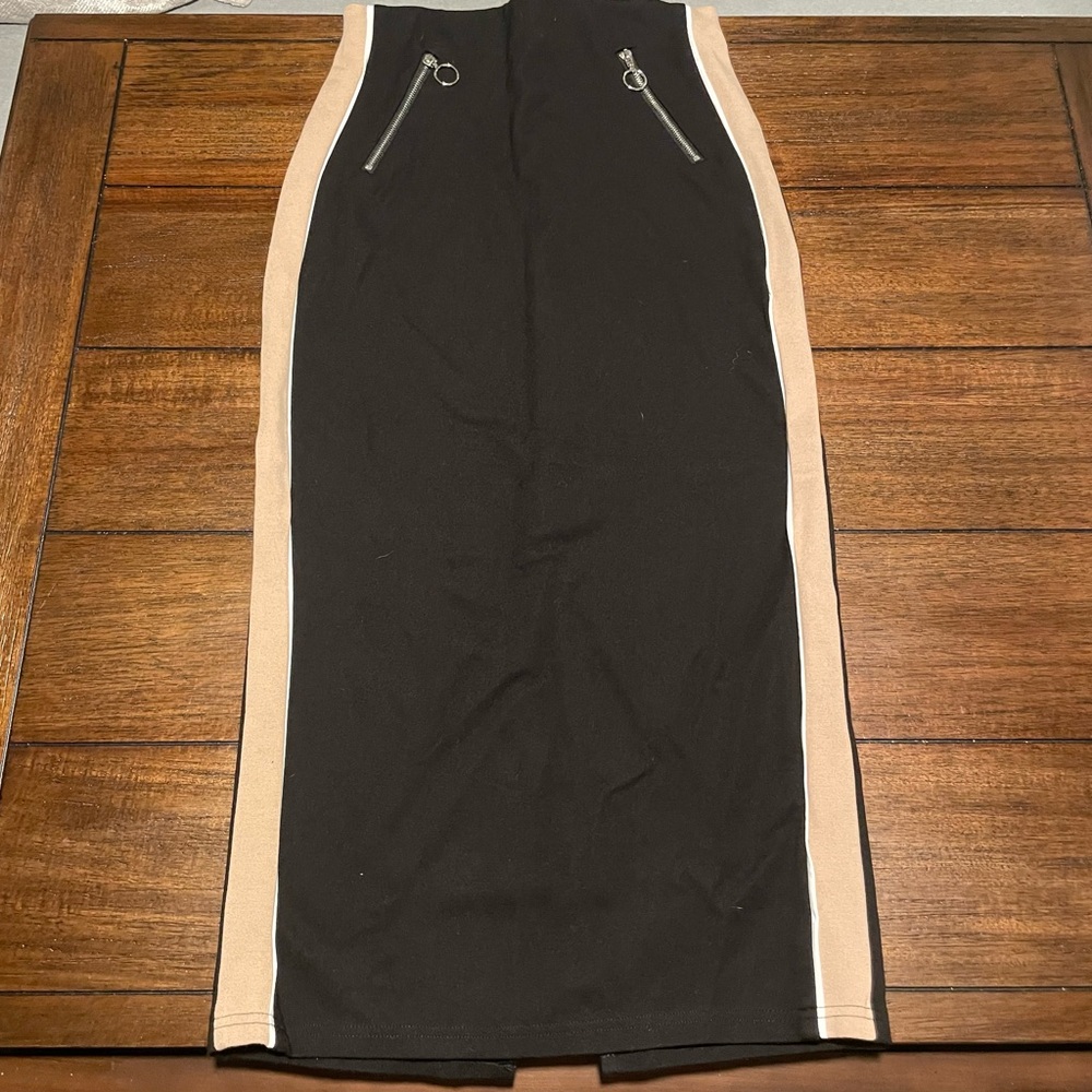 Sans Souci Black and Tan Pencil Skirt